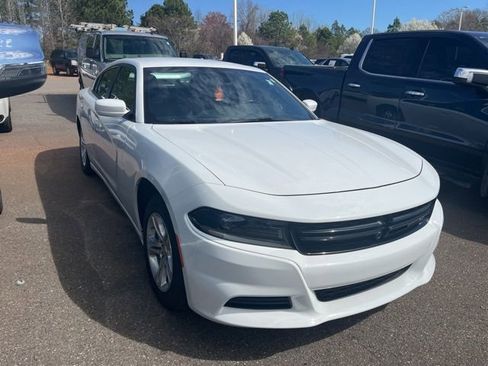 Used 2022 Dodge Charger SXT image 1