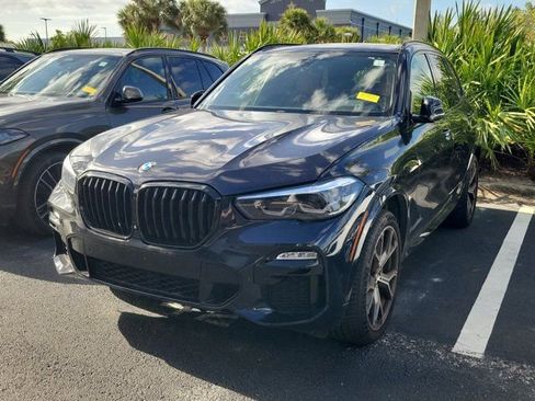 Used 2021 BMW X5 sDrive40i w/ M Sport Package image 2