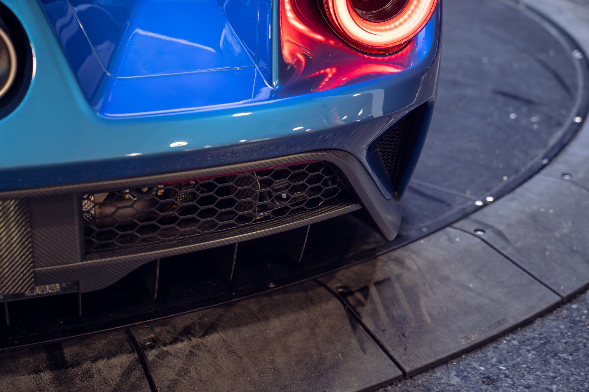Used 2021 Ford GT RWD image 31