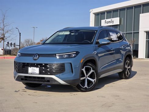 New 2026 Volkswagen Tiguan SE image 1