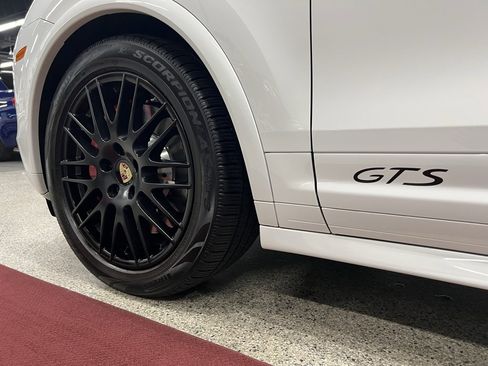 Used 2016 Porsche Cayenne GTS image 18