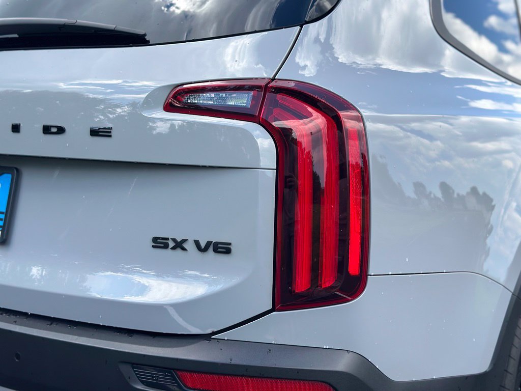 Used 2021 Kia Telluride SX w/ SX Prestige Package AWD/4WD image 11