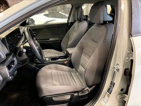 Used 2025 Kia K4 EX image 10
