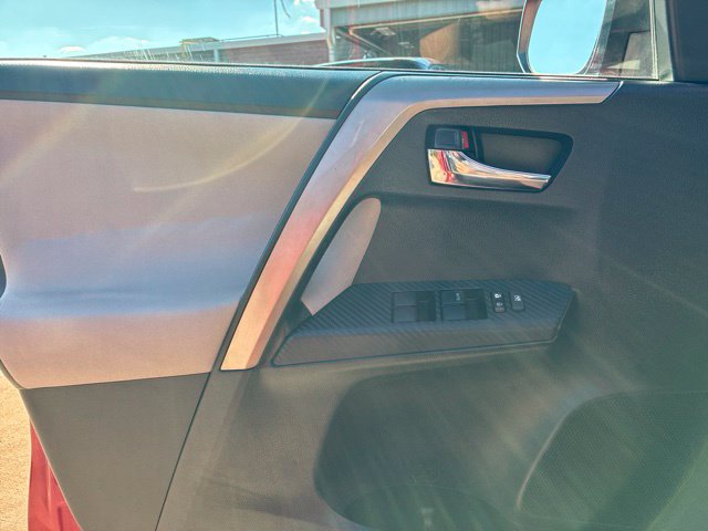 Used 2014 Toyota RAV4 XLE FWD image 12