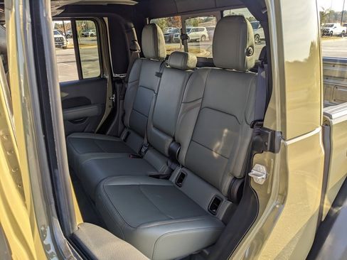 New 2026 Jeep Gladiator Mojave image 41