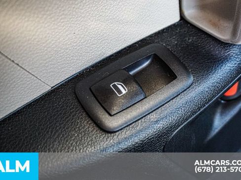 Used 2023 Chrysler Pacifica Touring-L FWD image 35