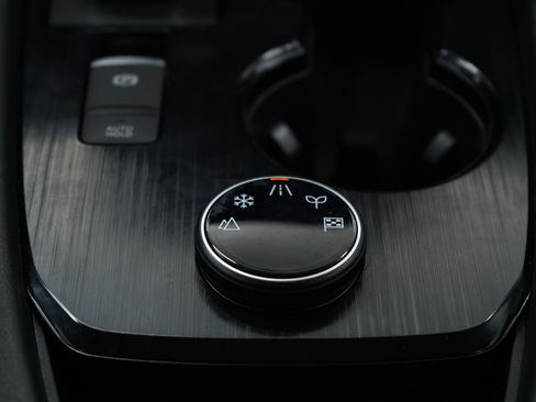 Used 2023 Nissan Rogue SV w/ SV Premium Package image 21