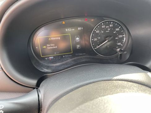 Used 2023 Nissan Kicks SR w/ SR Premium Package FWD image 17