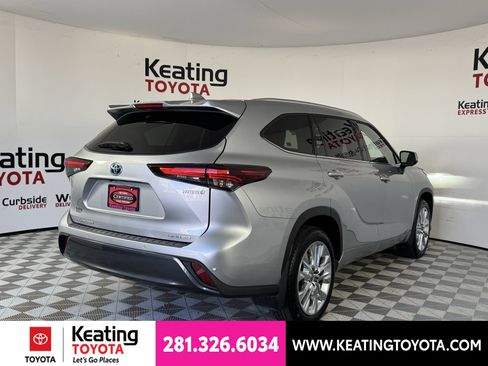 Certified 2024 Toyota Highlander Limited AWD/4WD image 6