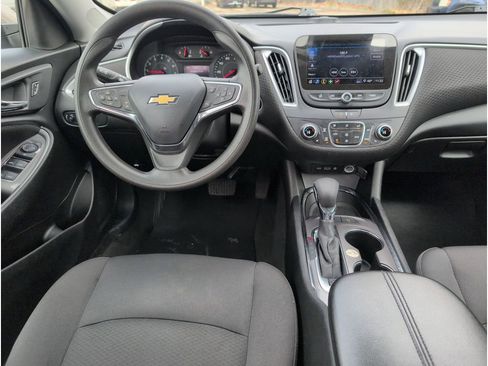 Used 2024 Chevrolet Malibu LT image 32