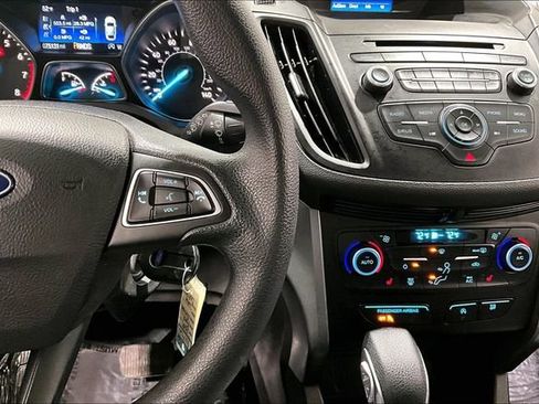 Used 2018 Ford Escape SE image 12