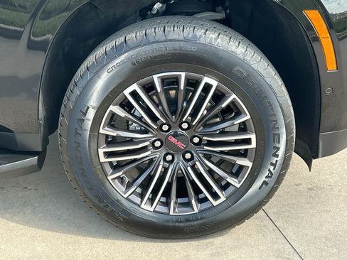 Used 2025 GMC Yukon Elevation w/ LPO, Elevation Black Package image 10