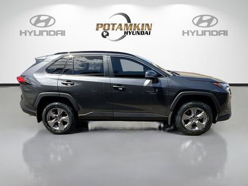 Used 2024 Toyota RAV4 XLE w/ Convenience Package image 4