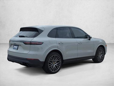 Used 2023 Porsche Cayenne AWD/4WD image 5