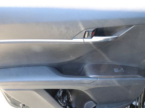 Used 2022 Toyota Camry SE FWD image 32
