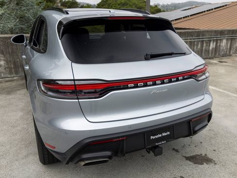 Certified 2026 Porsche Macan AWD/4WD image 22