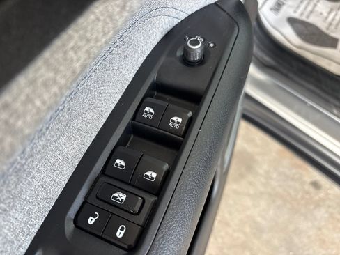 Used 2024 Jeep Compass Latitude AWD/4WD image 11