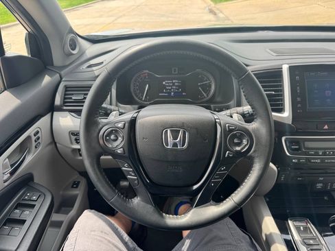Used 2017 Honda Pilot Touring image 21