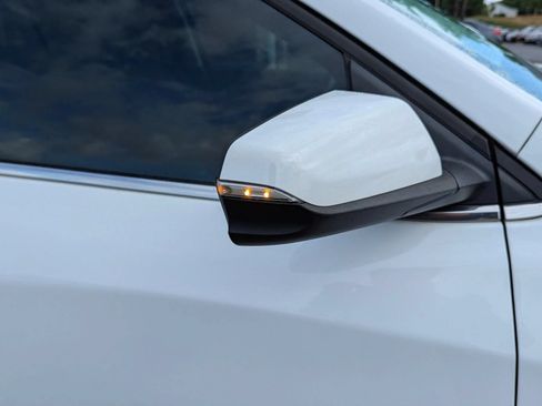 Used 2019 Chevrolet Equinox LT FWD image 9
