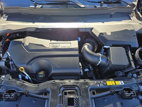 New 2025 Land Rover Discovery Sport S image 31