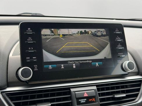 Used 2019 Honda Accord Touring image 25