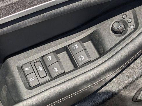 New 2025 Jeep Grand Cherokee L Limited image 21