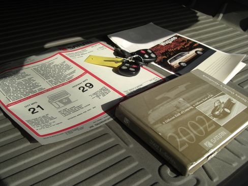 Used 2002 Saturn L-Series LW300 image 13