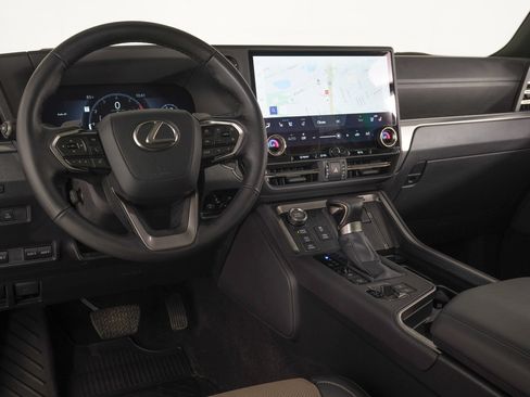 Used 2025 Lexus GX 550 AWD/4WD image 16