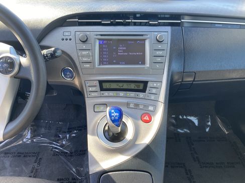 Used 2015 Toyota Prius Three image 10