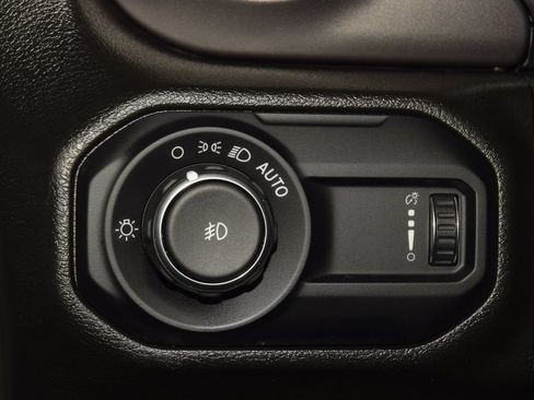 Used 2023 Jeep Wrangler Unlimited Sport AWD/4WD image 33