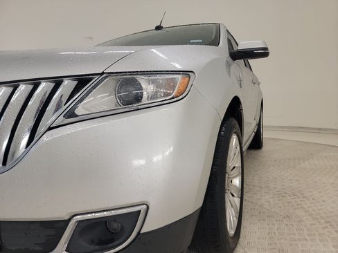 Used 2013 Lincoln MKX FWD image 9