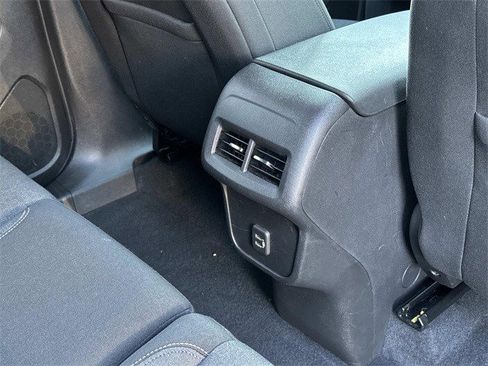 Used 2021 Chevrolet Equinox LT image 12