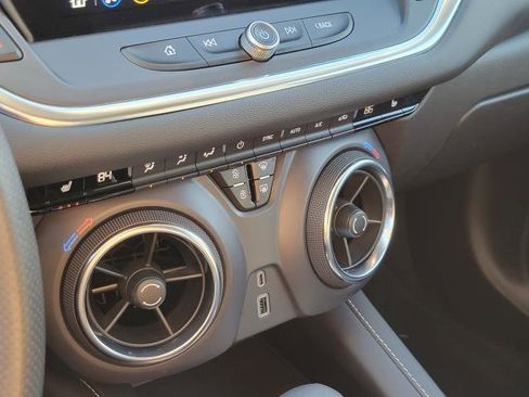 Certified 2025 Chevrolet Blazer LT image 18