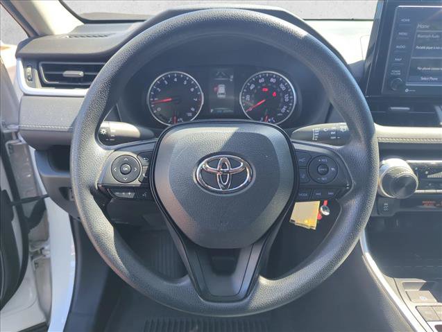 Used 2022 Toyota RAV4 LE FWD image 13
