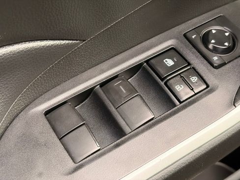 Used 2022 Toyota RAV4 LE FWD image 22