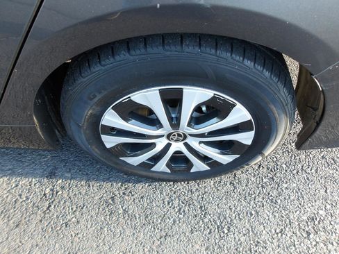 Used 2020 Toyota Prius Prime XLE FWD image 26