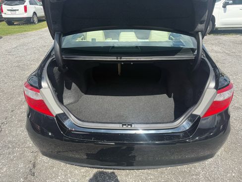 Used 2017 Toyota Camry LE image 12