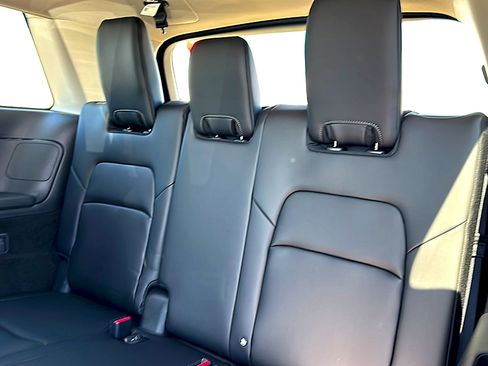 New 2026 Nissan Pathfinder SL image 17