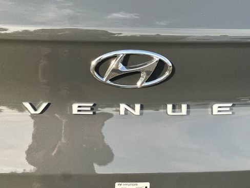 New 2026 Hyundai Venue SEL FWD image 8