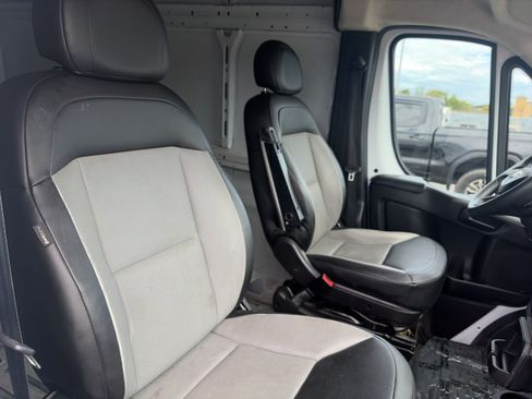 Used 2024 RAM ProMaster 2500 w/ Convenience Group FWD image 20