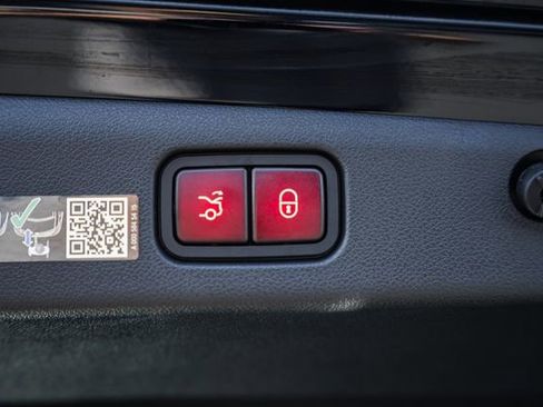 New 2026 Mercedes-Benz E 350 4MATIC Sedan image 11