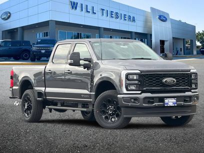 New 2026 Ford F350 Lariat w/ Black Appearance Package