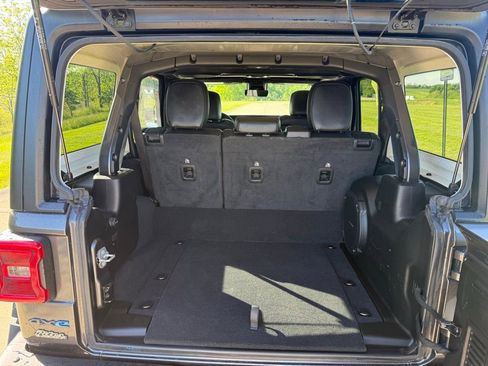 Used 2022 Jeep Wrangler Unlimited Rubicon 4xe w/ Steel Bumper Group AWD/4WD image 6