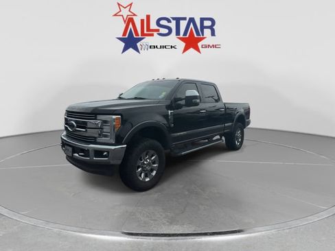 Used 2019 Ford F250 Lariat w/ Lariat Ultimate Package AWD/4WD image 3
