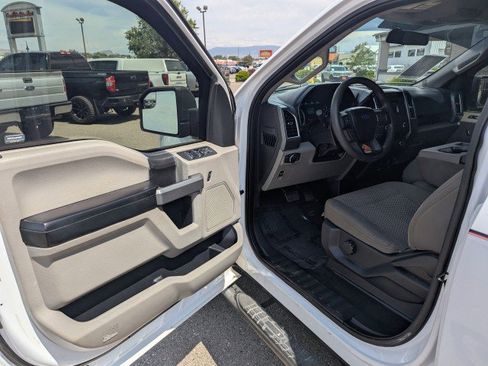 Used 2016 Ford F150 XLT AWD/4WD image 8