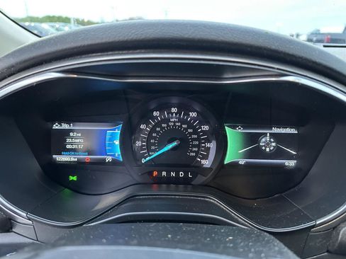 Used 2020 Ford Fusion SE FWD image 26