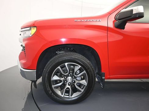 Used 2022 Chevrolet Silverado 1500 LT AWD/4WD image 9