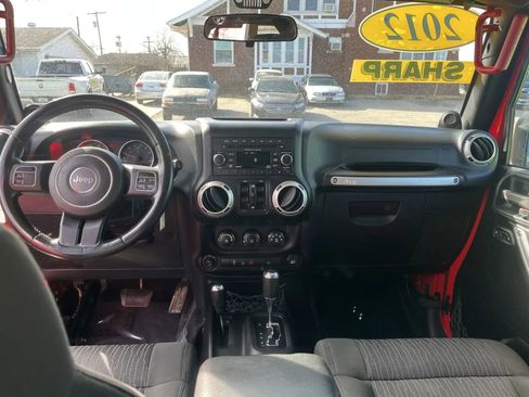 Used 2012 Jeep Wrangler Unlimited Sahara image 12