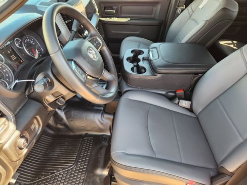 New 2026 RAM 2500 Tradesman w/ Chrome Appearance Group AWD/4WD image 12