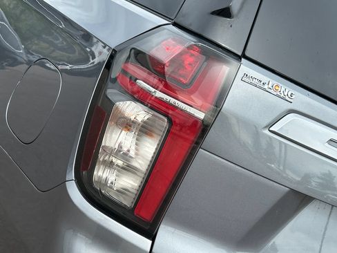 Used 2022 Chevrolet Tahoe High Country w/ Premium Package 2 AWD/4WD image 27